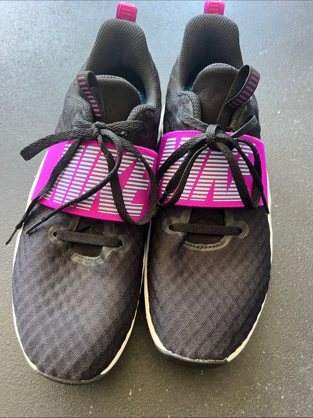 Nike women’s In Season TR9 training Black blue Magenta W7.5